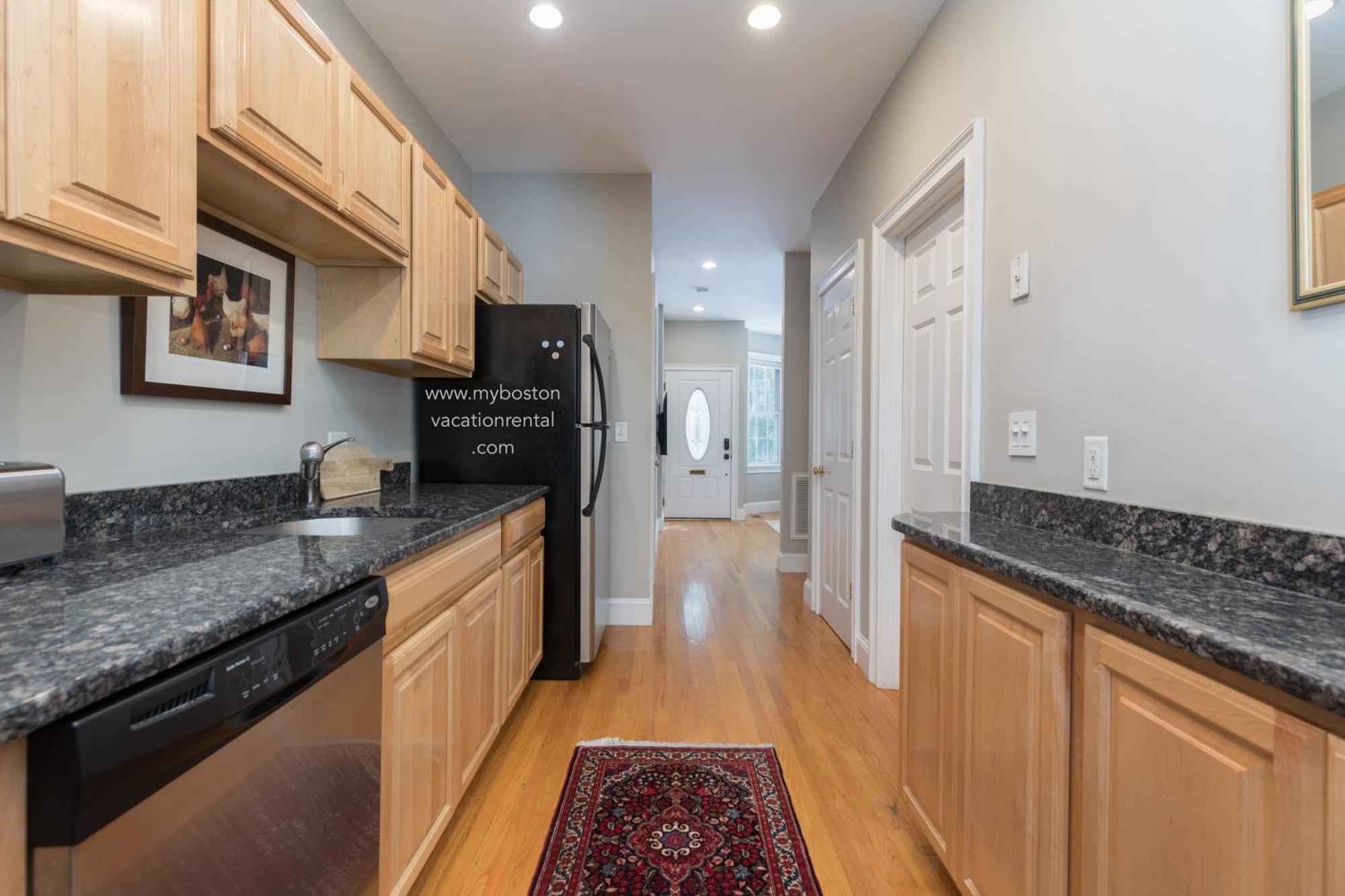 Sunny Convenient Home W/ Private Patio! Easy Walk To Everything! Boston Ngoại thất bức ảnh